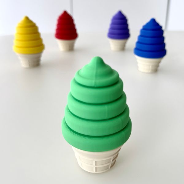 Ice cream pyramid 5 colors
